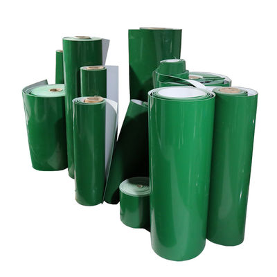 Elastiziertes PVC-Fahrband für den Transport glatter Schüttgut und verpackter Lebensmittel